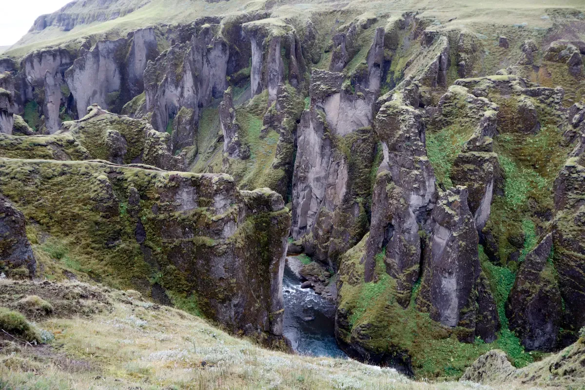 Fjaðrárgljúfur canyon, a stop on a south coast Jökulsárlón glacier lagoon boat tour