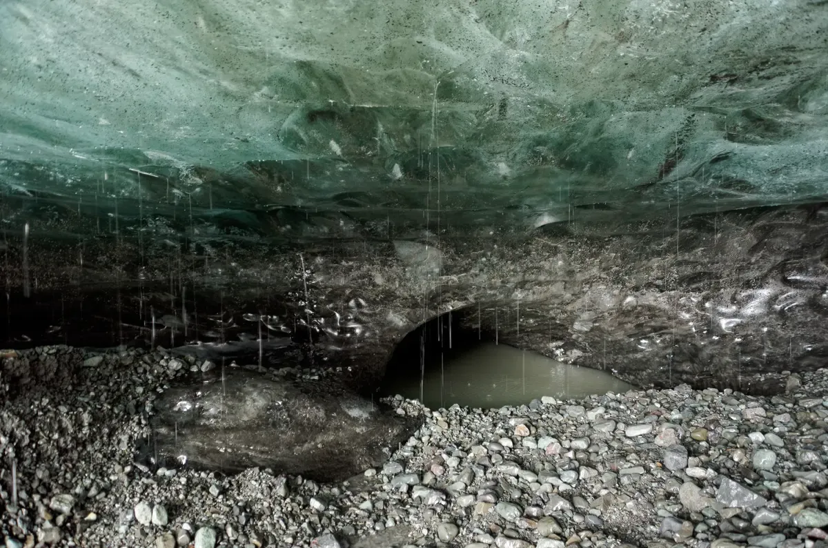 Ice cave at Breiðamerkurjökull, a glacier near the Jökulsárlón boat tour