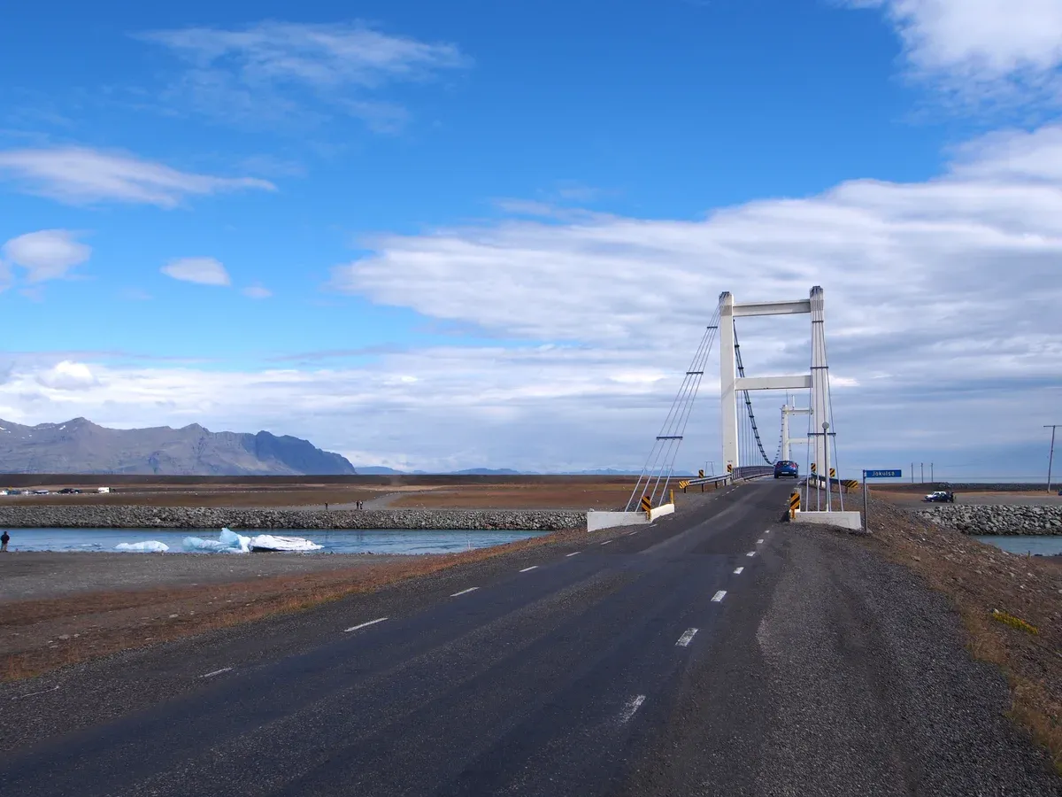 The Route 1 suspension bridge over the outlet of the lagoon, passed on every Jökulsárlón glacier lagoon boat tour from Reykjavík